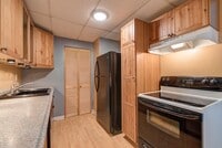 Building Photo - 1560 Douglas Ave