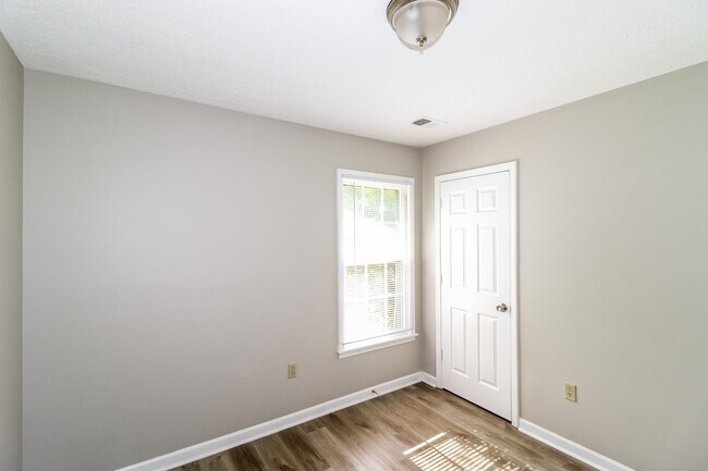 Building Photo - 4374 Vancouver Cove