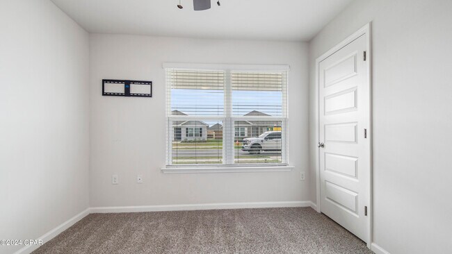 Building Photo - 5037 Rivergrass Dr