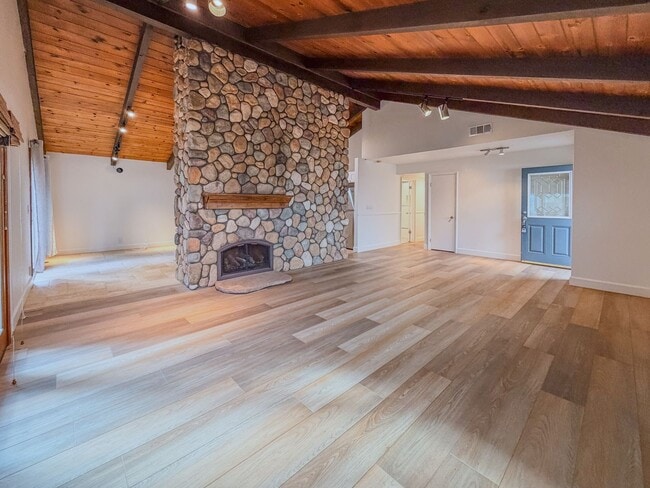 Building Photo - 5142 Sandpiper Way