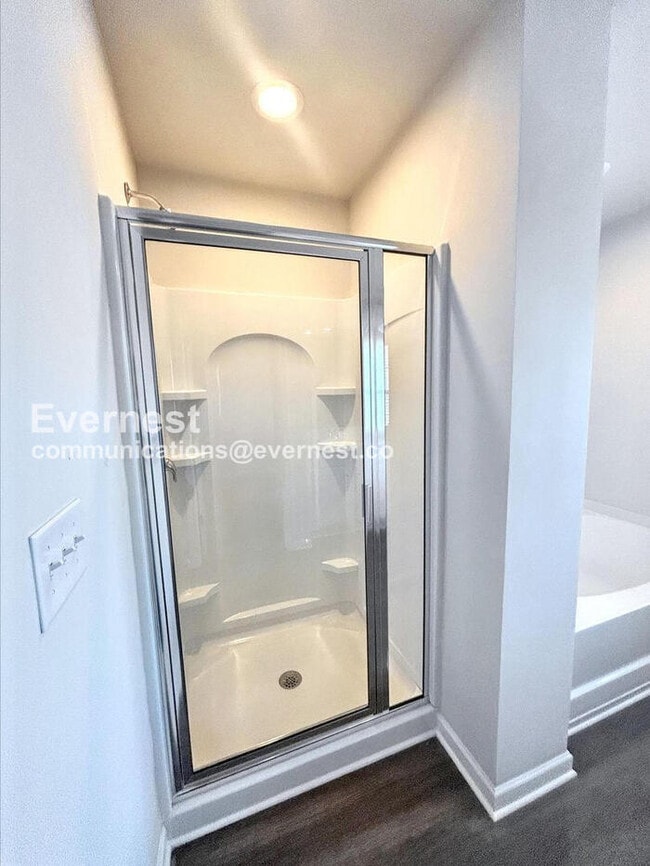 Building Photo - 4 Bed, 2.5 Bath Home with Garage / Pet-Friendly / Vouchers Accepted / Available Now!
