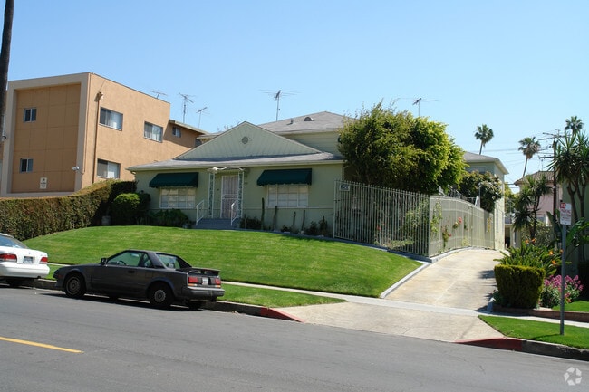 Building Photo - 350 S Alexandria Ave