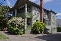 Building Photo - Studio unit in SW Portland