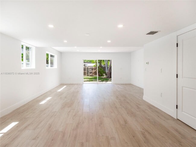 Building Photo - 2039 NE 172nd St