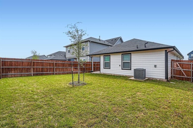 Building Photo - 190 Frogmore Lp