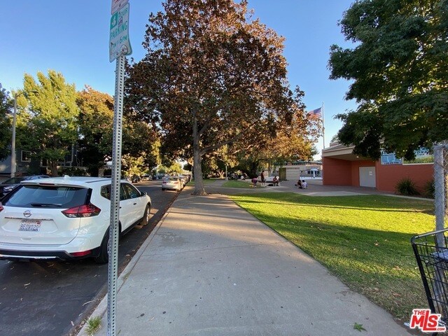 Building Photo - 1818 Stoner Ave
