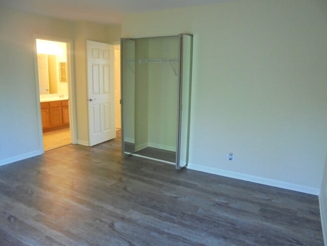 Building Photo - 3110 Ronan Dr