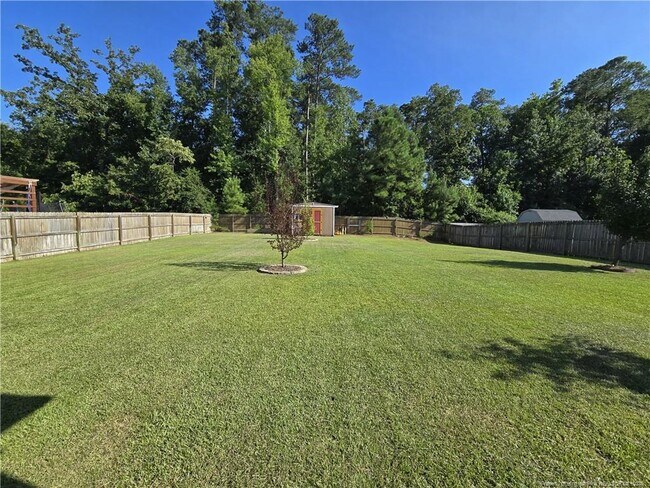 Building Photo - 410 Sedgefield Dr