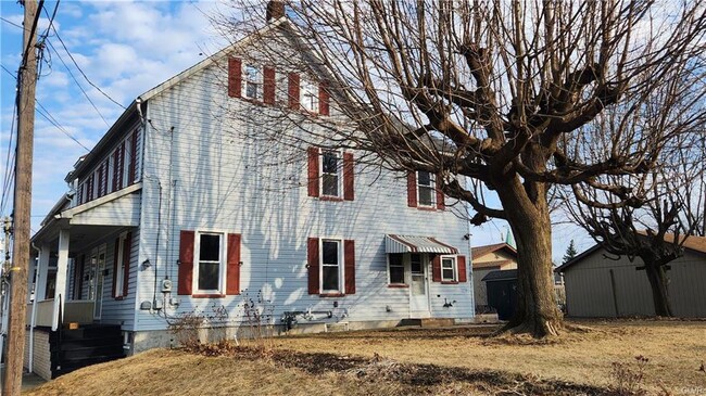 Building Photo - 26 E Walnut St