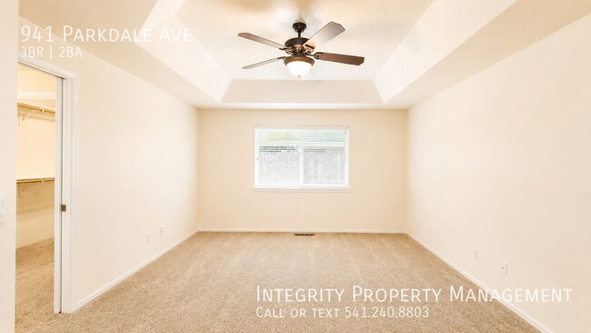 Building Photo - 941 Parkdale Ave