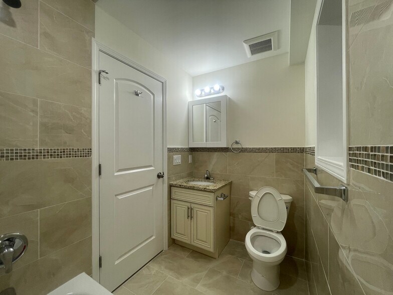 Building Photo - 26 Stuyvesant Ave