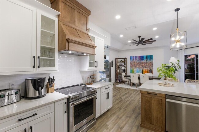 Building Photo - 9405 Boxthorn Pl