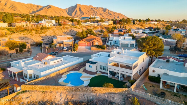 Building Photo - 6205 La Posta Dr