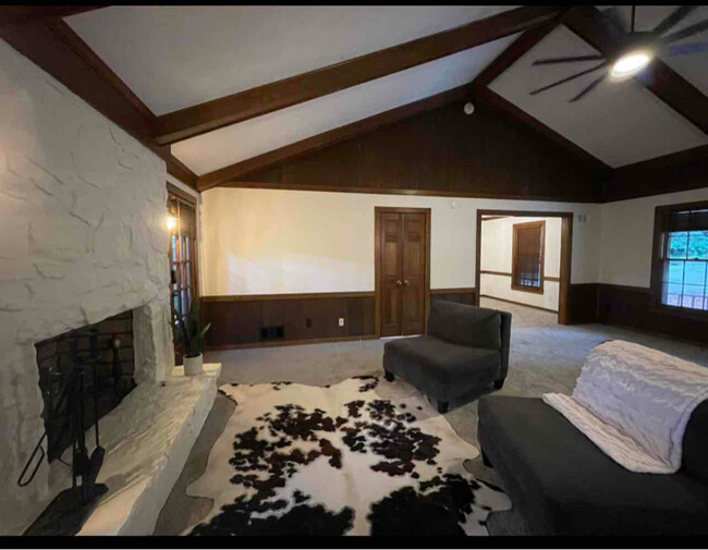 Building Photo - 651 Mountainbrooke Cir SW