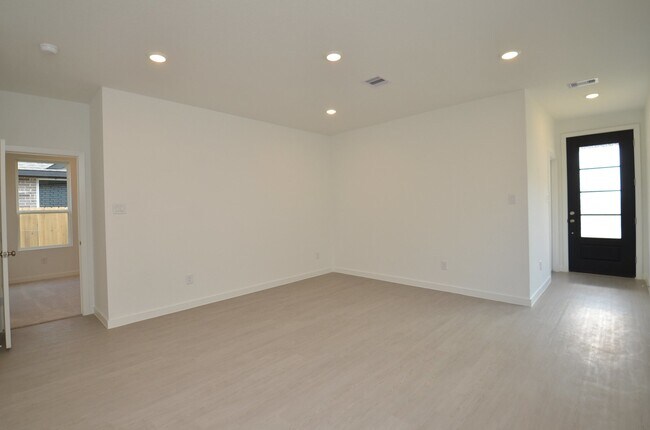 Building Photo - 29046 Bison Hvn Dr