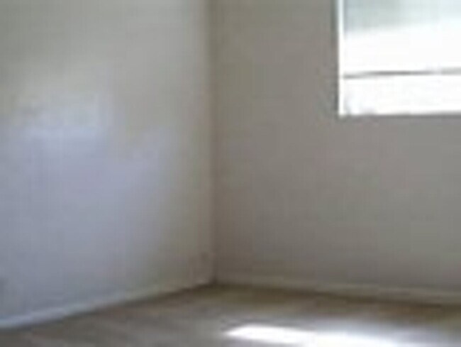 Building Photo - 3 Bedroom in Hudson Park off Cedar