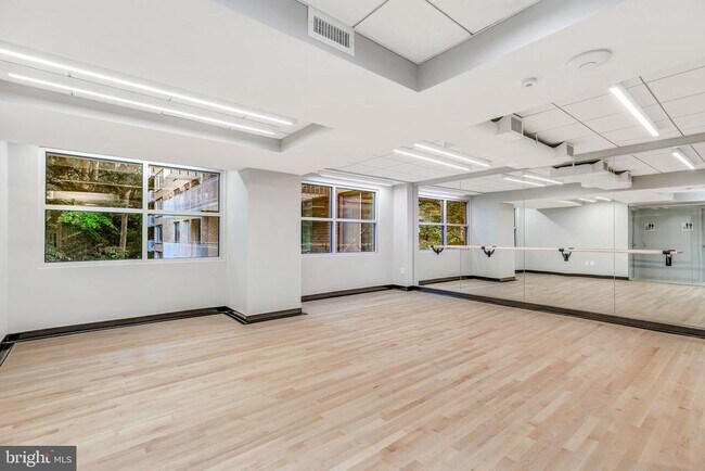 Building Photo - 4100 Cathedral Ave NW