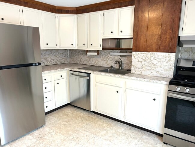 Building Photo - 481 Ocean Ave