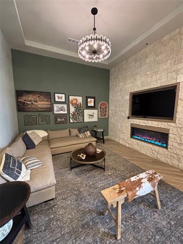 Building Photo - 300 N McDonald St