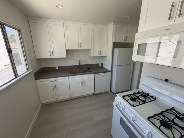 Building Photo - 430 N Lomita St