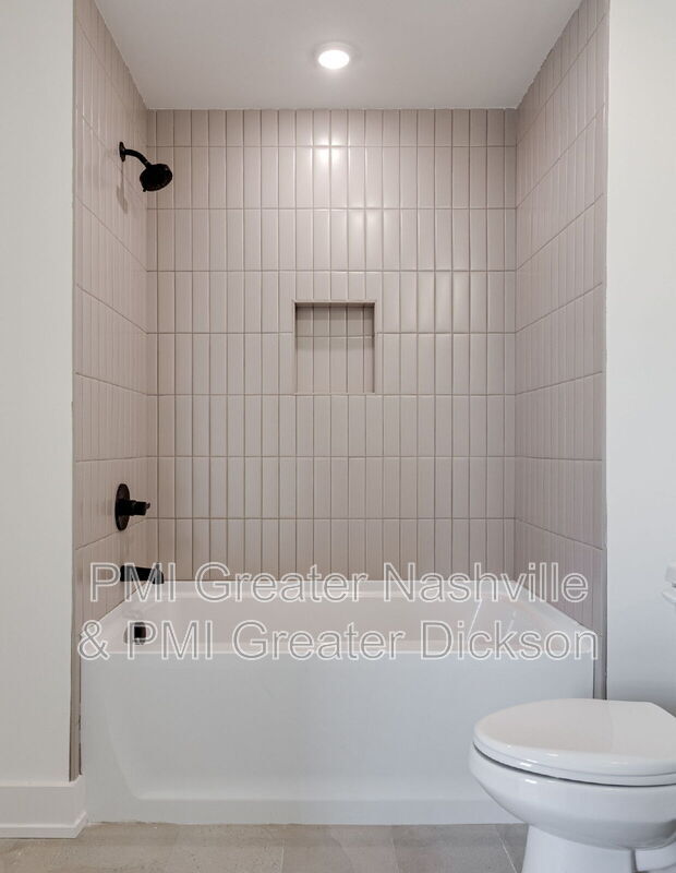 Building Photo - 539 Midnight Wy