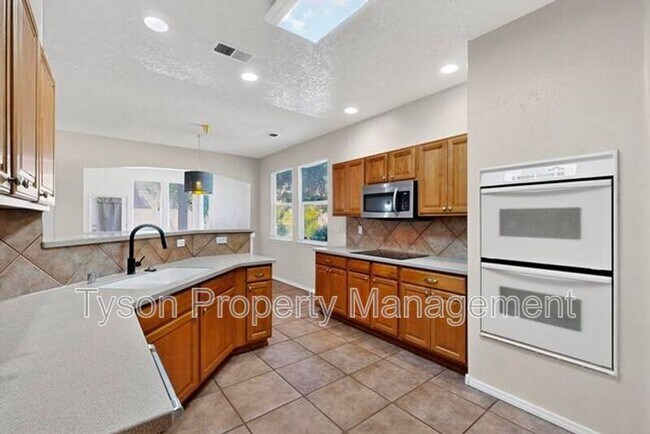 Building Photo - 7124 Glyndon Trail NW