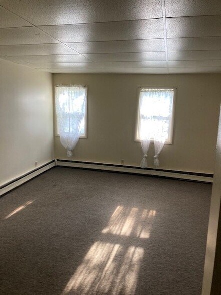 Building Photo - 3325 N Main St