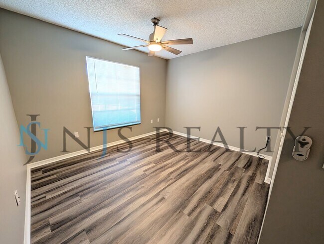 Building Photo - 2/2/1 1200sf Villa with Community Clubhouse & Pool... TRASH, LAWNCARE & BASIC CABLE INCLUDED!