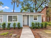 Building Photo - 6207 SW 11th Pl