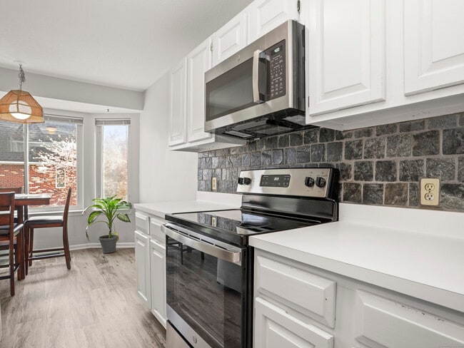 Building Photo - 1611 Washington Blvd