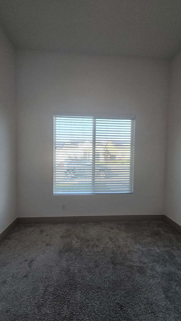 Building Photo - 9405 Parkwood Manor Dr