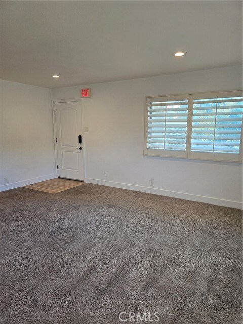 Building Photo - 112 E Olive Ave