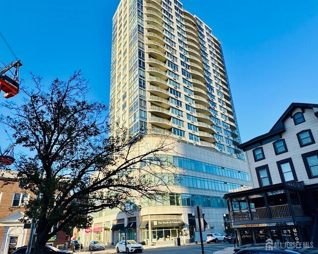 Building Photo - 1 Spring St