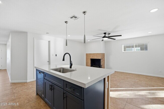 Building Photo - 233 E Huntington Dr