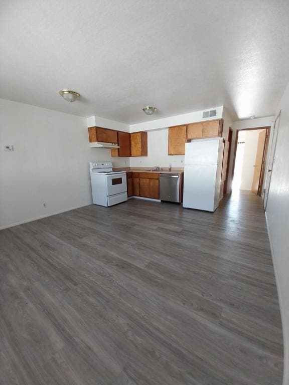 Building Photo - 433 NE Silverwood Pl