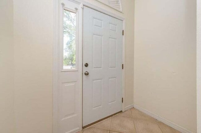 Building Photo - 422 Bear Rd