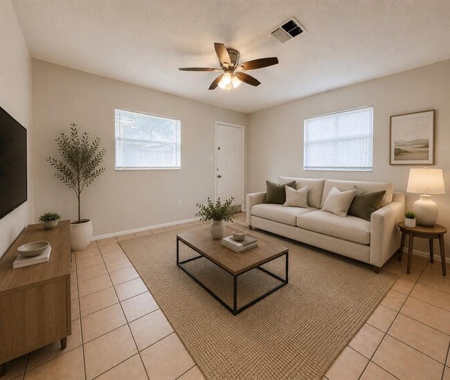 Building Photo - 5723 Silver Spur Dr
