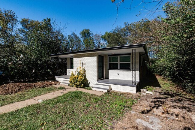 Building Photo - 2203 Milne St