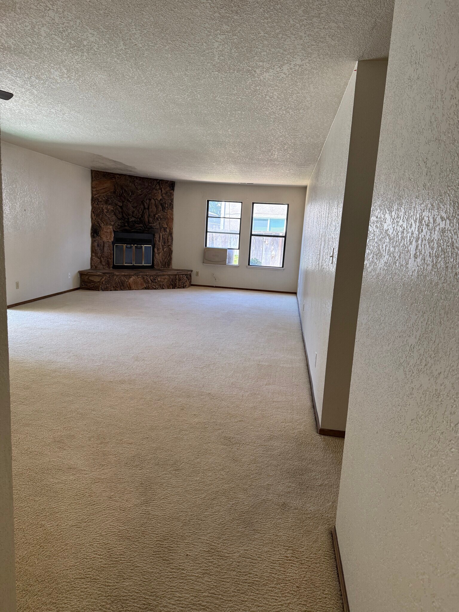 Building Photo - 1815 Azure Ct