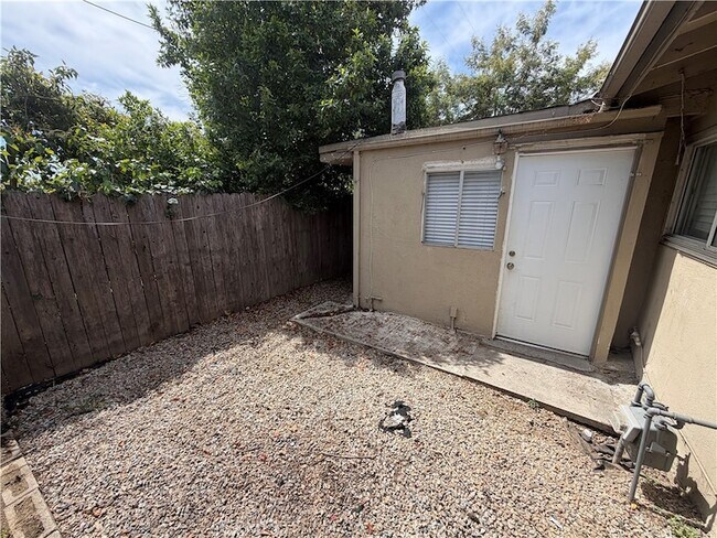 Building Photo - 1459 S Euclid Ave