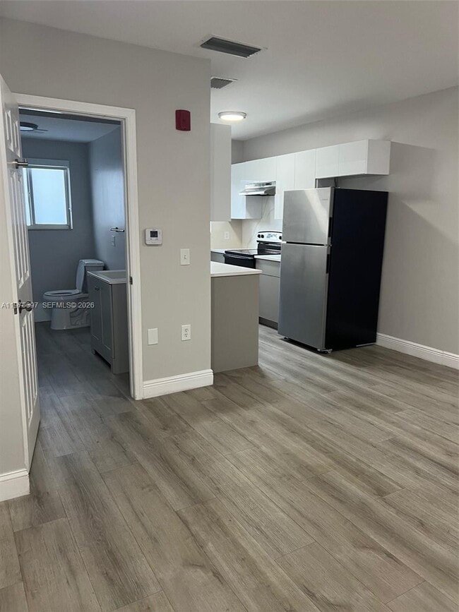 Building Photo - 1901 Johnson St