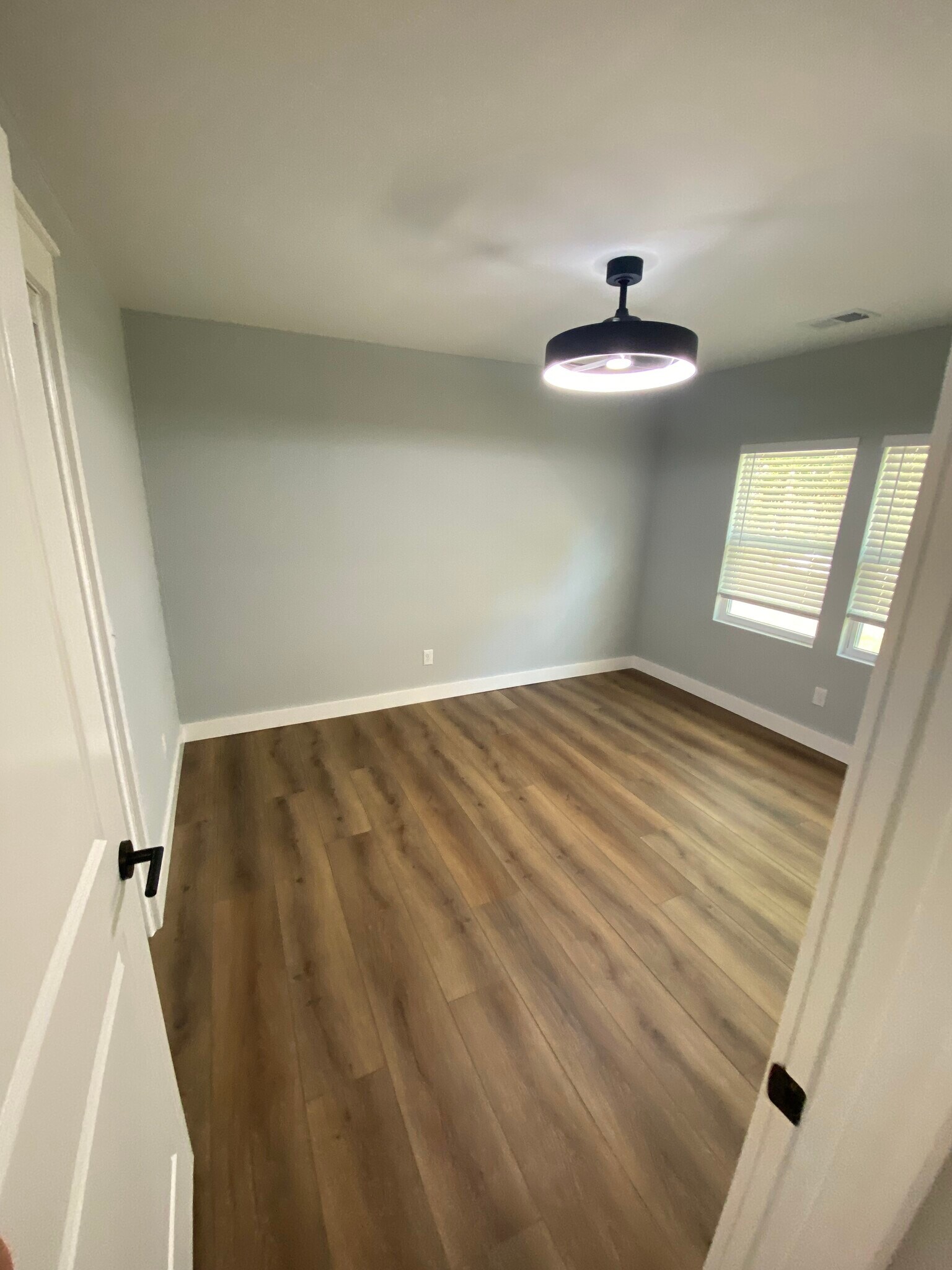 Building Photo - 1604 E 37th St