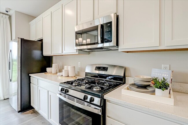 Building Photo - 324 Kingsport Dr