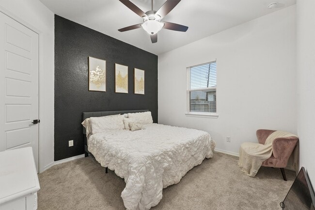 Building Photo - 30330 Parkside Passage Dr