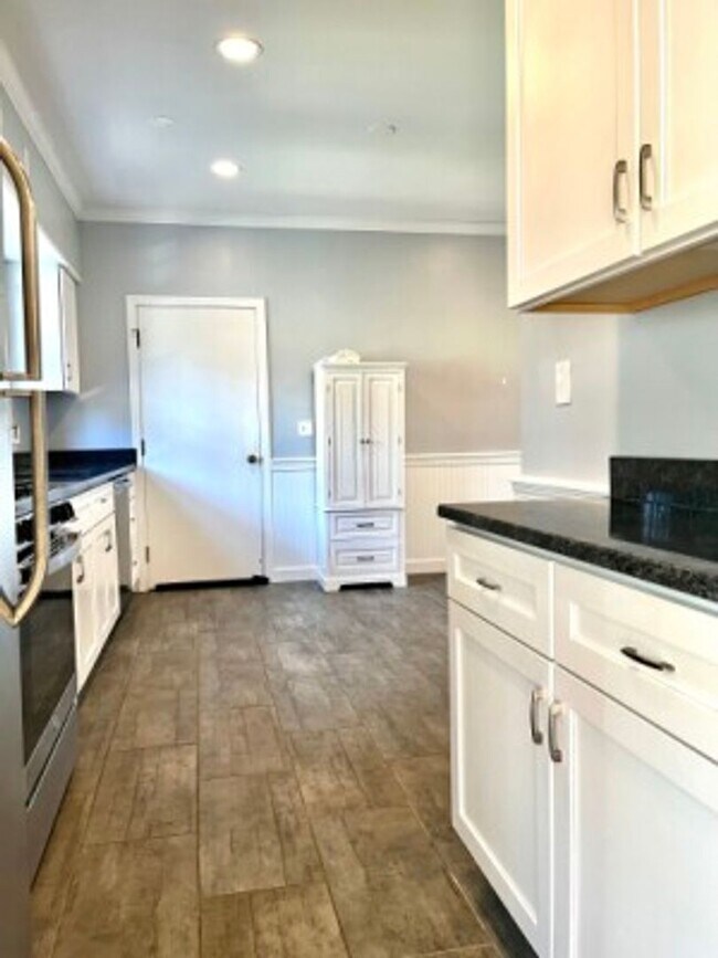 Building Photo - AVAILABLE SEPTEMBER 1ST - Beautiful, Spacious and Renovated Brighton/Oak Square 3 Bed Duplex.  NO...