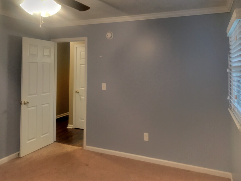 Main Bedroom - 2932 Rio Rita Ave