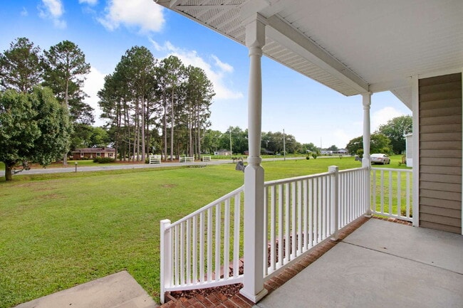Building Photo - ADORABLE 3 BR | 2 BA Home in Goldsboro *Lawn Care Included!*
