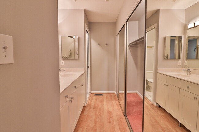 Building Photo - 10488 Parthenon Ct