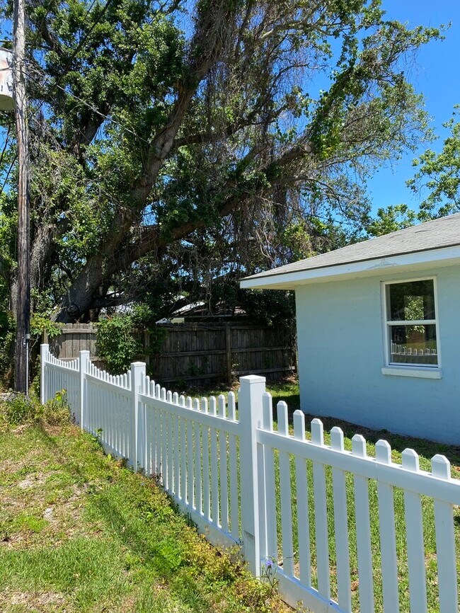 Beautiful 1/1 Duplex in Biloxi, MS 2462 Beacon Pl Biloxi MS 39531