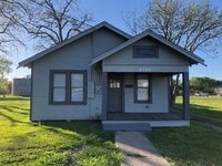 Building Photo - 3022 School St
